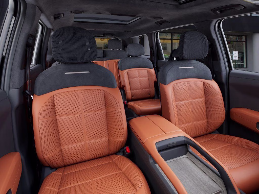 2027 Ebony Black Kia Telluride Hybrid SX Prestige AWD SUV