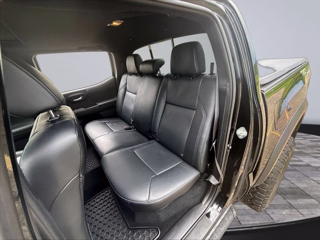 2020 Midnight Black Metallic Toyota Tacoma SR5 4X4 Truck