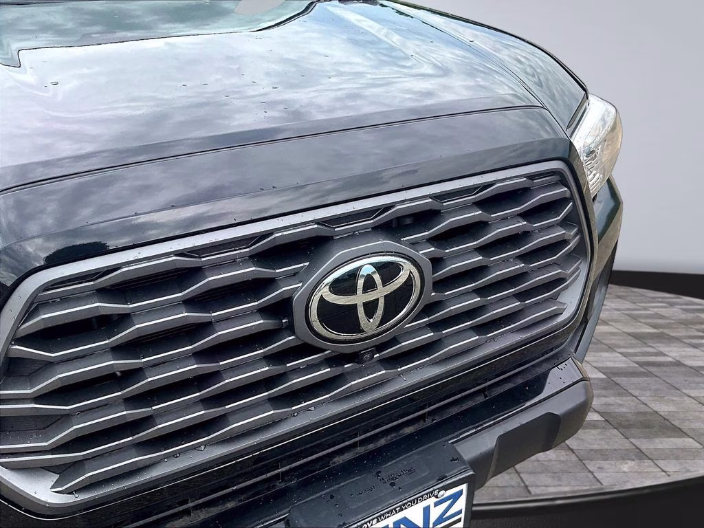 2020 Midnight Black Metallic Toyota Tacoma SR5 4X4 Truck