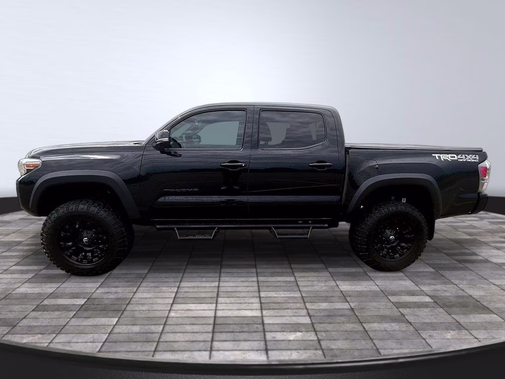 2020 Midnight Black Metallic Toyota Tacoma SR5 4X4 Truck