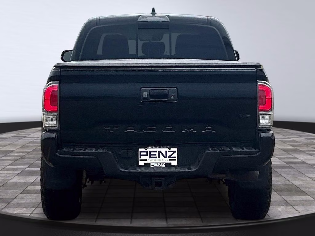2020 Midnight Black Metallic Toyota Tacoma SR5 4X4 Truck