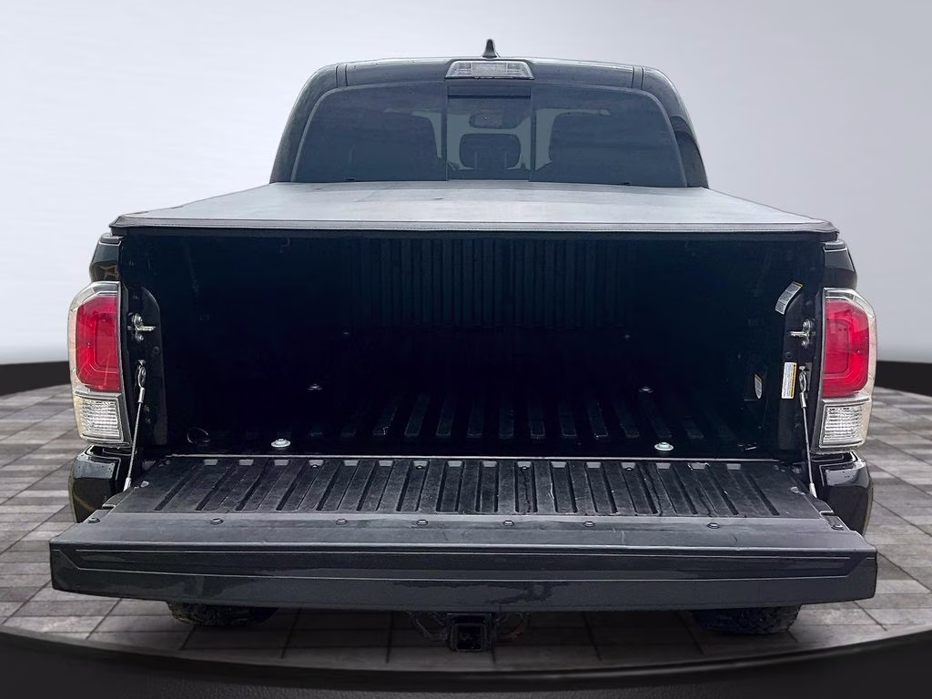 2020 Midnight Black Metallic Toyota Tacoma SR5 4X4 Truck