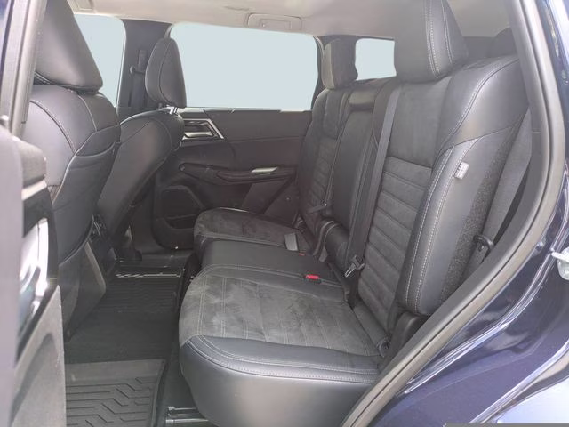 2024 Cosmic Blue Metallic Mitsubishi Outlander SE FWD SUV