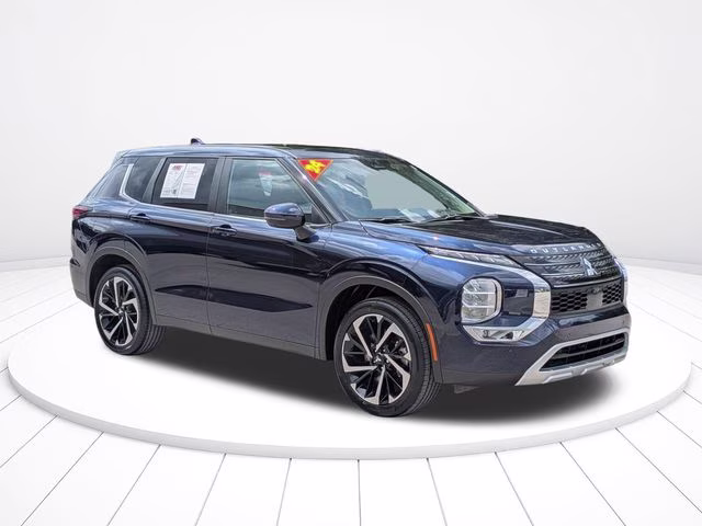 2024 Cosmic Blue Metallic Mitsubishi Outlander SE FWD SUV