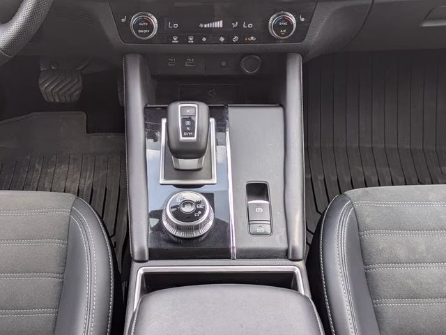 2024 Cosmic Blue Metallic Mitsubishi Outlander SE FWD SUV