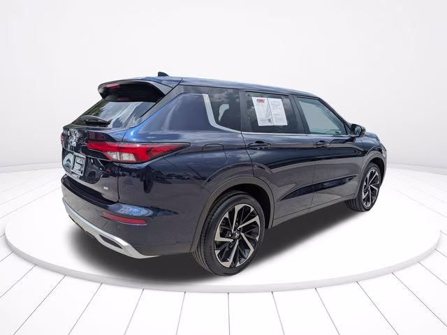 2024 Cosmic Blue Metallic Mitsubishi Outlander SE FWD SUV