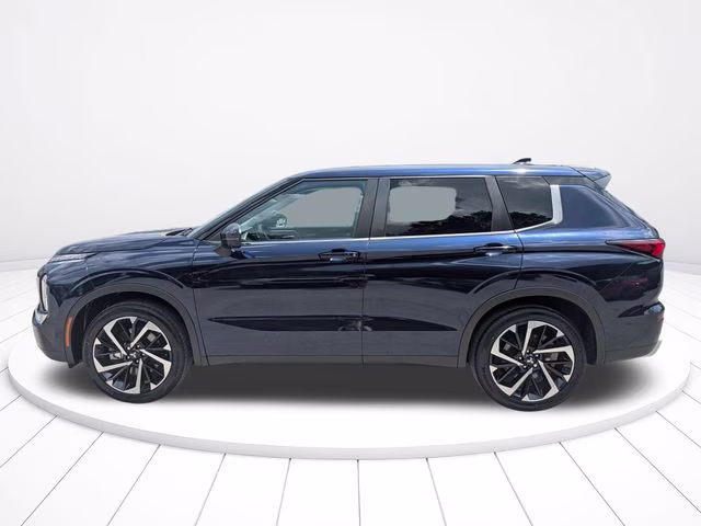 2024 Cosmic Blue Metallic Mitsubishi Outlander SE FWD SUV