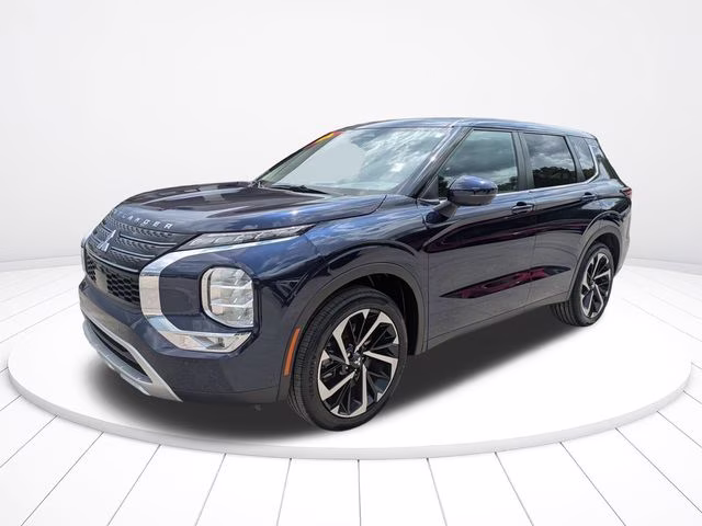 2024 Cosmic Blue Metallic Mitsubishi Outlander SE FWD SUV