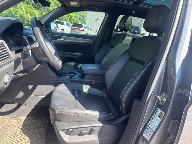 2020 Platinum Gray Metallic Volkswagen Atlas Cross Sport 3.6L V6 SE w/Technology R-Line AWD SUV
