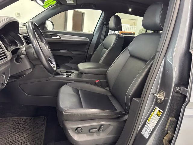 2020 Platinum Gray Metallic Volkswagen Atlas Cross Sport 3.6L V6 SE w/Technology R-Line AWD SUV