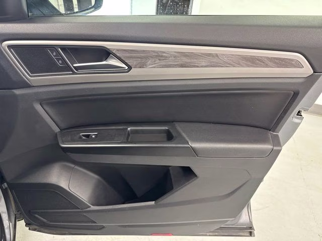 2020 Platinum Gray Metallic Volkswagen Atlas Cross Sport 3.6L V6 SE w/Technology R-Line AWD SUV
