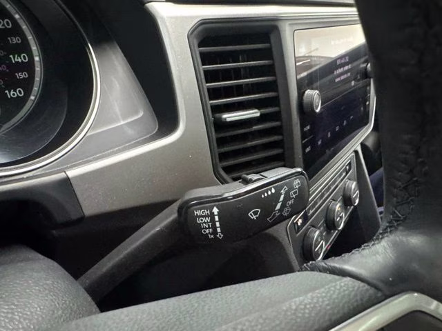 2020 Platinum Gray Metallic Volkswagen Atlas Cross Sport 3.6L V6 SE w/Technology R-Line AWD SUV
