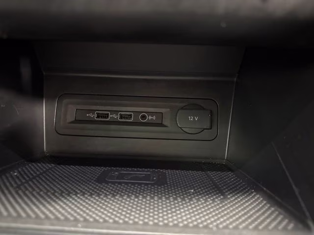 2020 Platinum Gray Metallic Volkswagen Atlas Cross Sport 3.6L V6 SE w/Technology R-Line AWD SUV