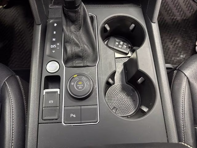 2020 Platinum Gray Metallic Volkswagen Atlas Cross Sport 3.6L V6 SE w/Technology R-Line AWD SUV