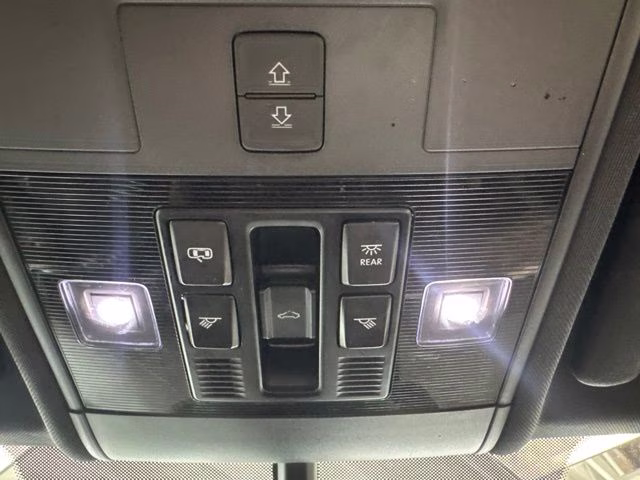 2020 Platinum Gray Metallic Volkswagen Atlas Cross Sport 3.6L V6 SE w/Technology R-Line AWD SUV