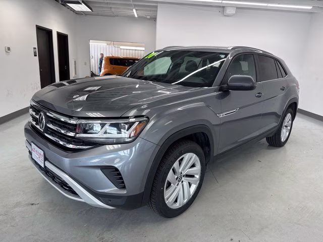 2020 Platinum Gray Metallic Volkswagen Atlas Cross Sport 3.6L V6 SE w/Technology R-Line AWD SUV