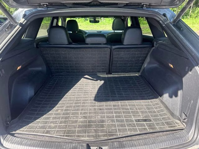 2020 Platinum Gray Metallic Volkswagen Atlas Cross Sport 3.6L V6 SE w/Technology R-Line AWD SUV
