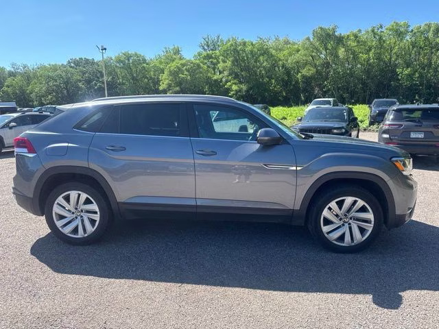 2020 Platinum Gray Metallic Volkswagen Atlas Cross Sport 3.6L V6 SE w/Technology R-Line AWD SUV