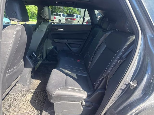 2020 Platinum Gray Metallic Volkswagen Atlas Cross Sport 3.6L V6 SE w/Technology R-Line AWD SUV