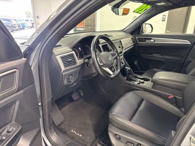 2020 Platinum Gray Metallic Volkswagen Atlas Cross Sport 3.6L V6 SE w/Technology R-Line AWD SUV