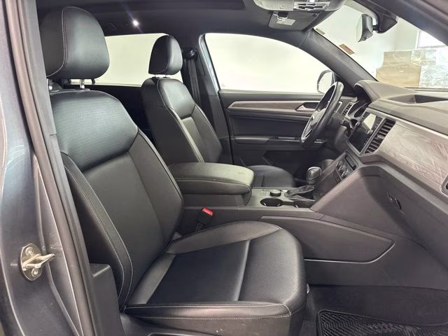 2020 Platinum Gray Metallic Volkswagen Atlas Cross Sport 3.6L V6 SE w/Technology R-Line AWD SUV