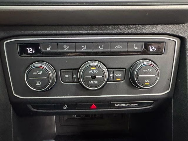 2020 Platinum Gray Metallic Volkswagen Atlas Cross Sport 3.6L V6 SE w/Technology R-Line AWD SUV
