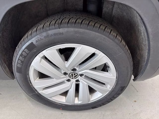 2020 Platinum Gray Metallic Volkswagen Atlas Cross Sport 3.6L V6 SE w/Technology R-Line AWD SUV