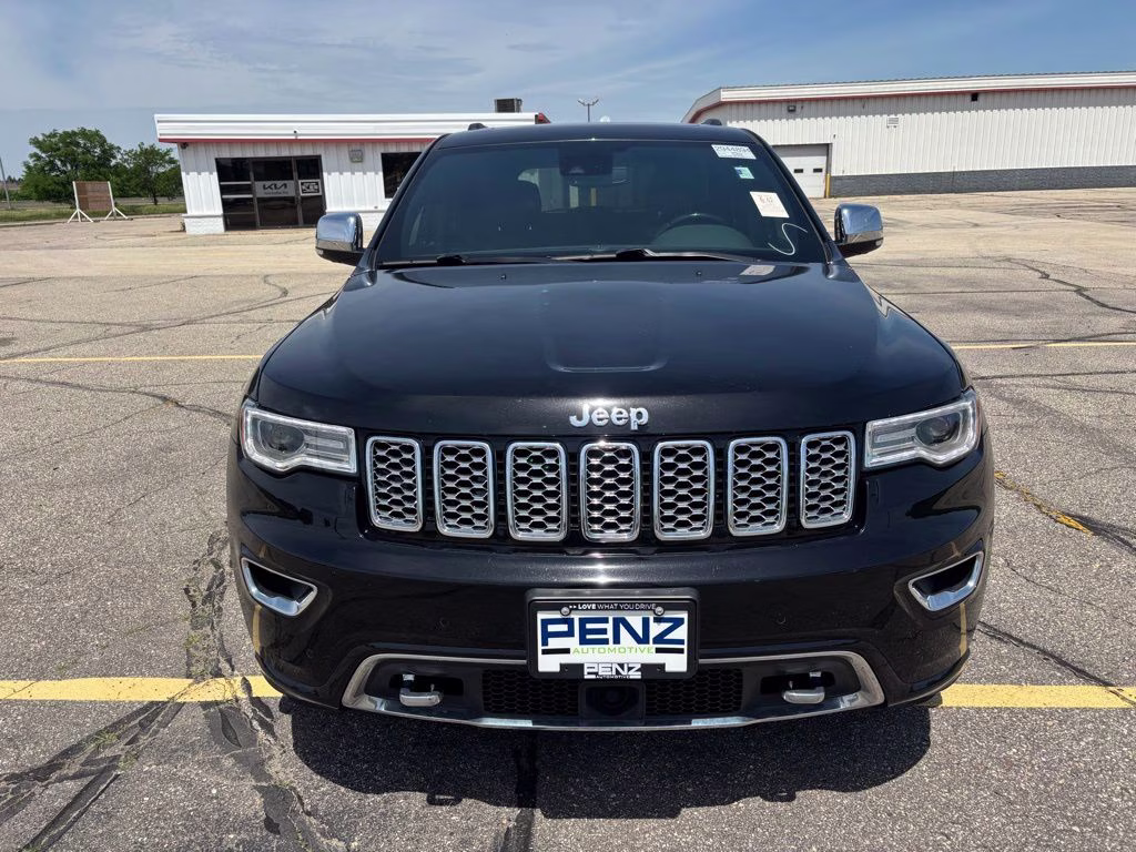 2021 Diamond Black Crystal Pearlcoat Jeep Grand Cherokee Overland 4X4 SUV
