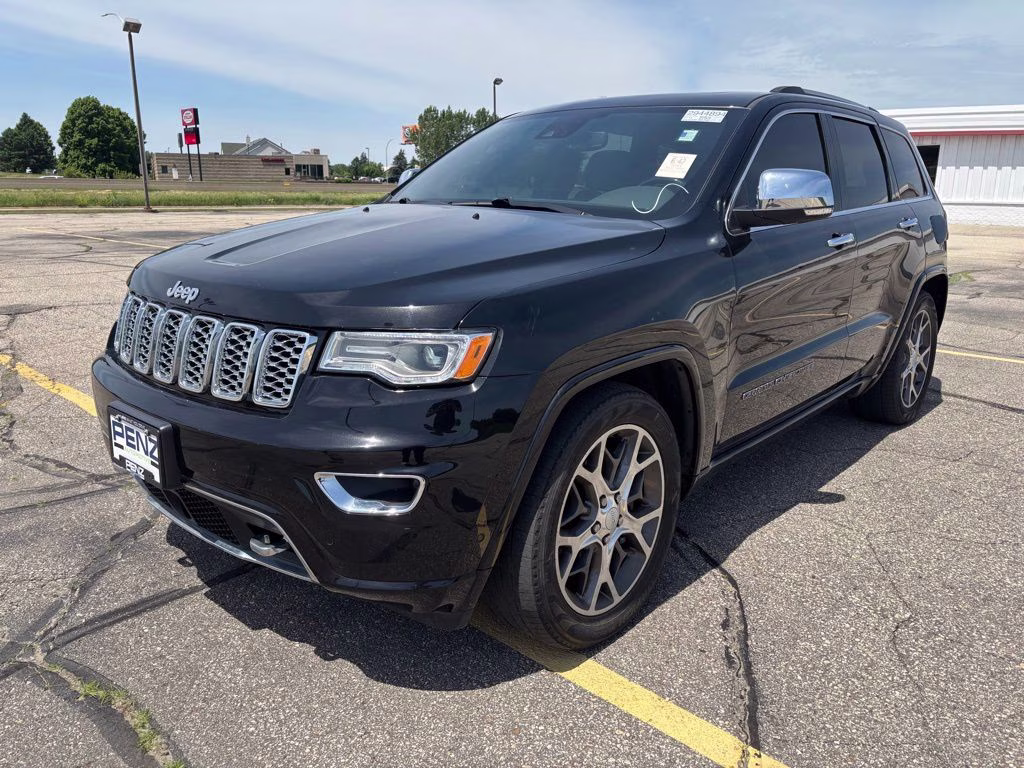 2021 Diamond Black Crystal Pearlcoat Jeep Grand Cherokee Overland 4X4 SUV