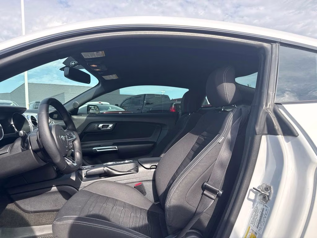 2016 Oxford White Ford Mustang EcoBoost RWD Coupe
