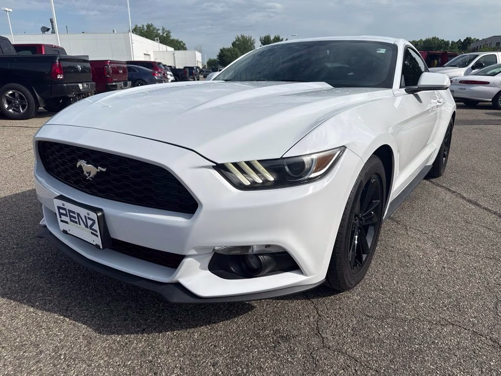 2016 Oxford White Ford Mustang EcoBoost RWD Coupe