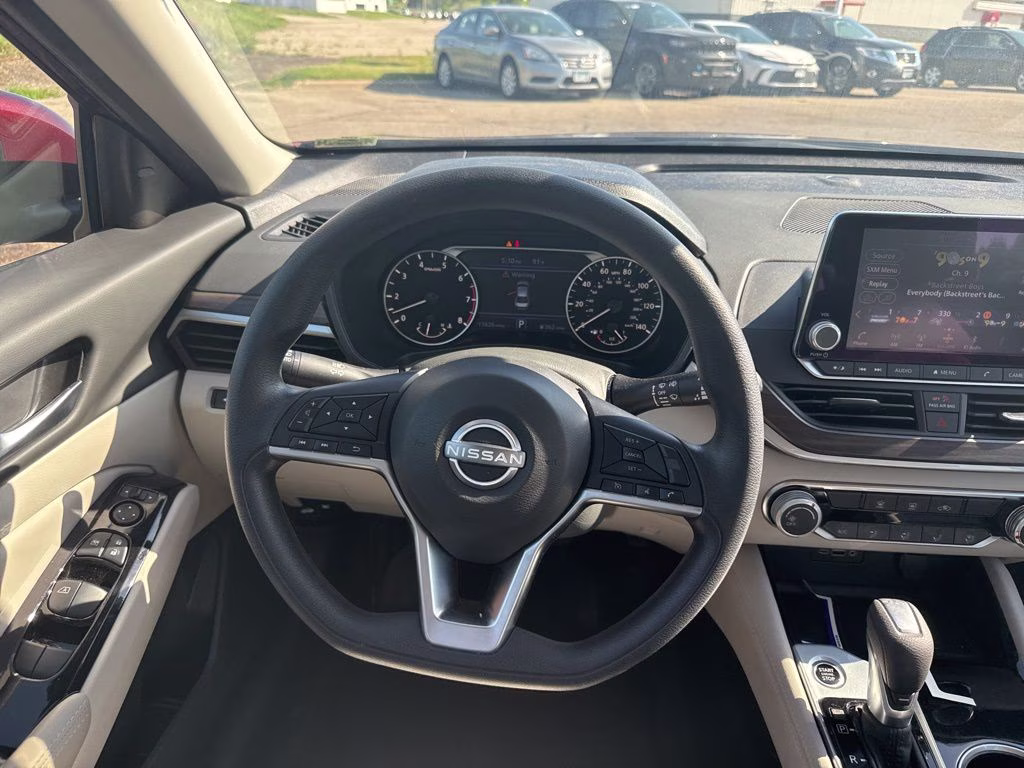 2023 Garnet Pearl Metallic Nissan Altima 2.5 SV AWD Sedan