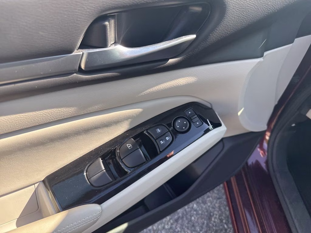 2023 Garnet Pearl Metallic Nissan Altima 2.5 SV AWD Sedan