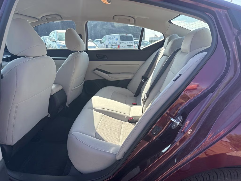 2023 Garnet Pearl Metallic Nissan Altima 2.5 SV AWD Sedan