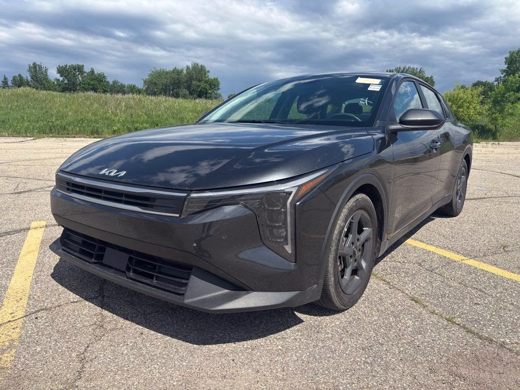 2025 Interstellar Gray Kia K4 LXS FWD Sedan
