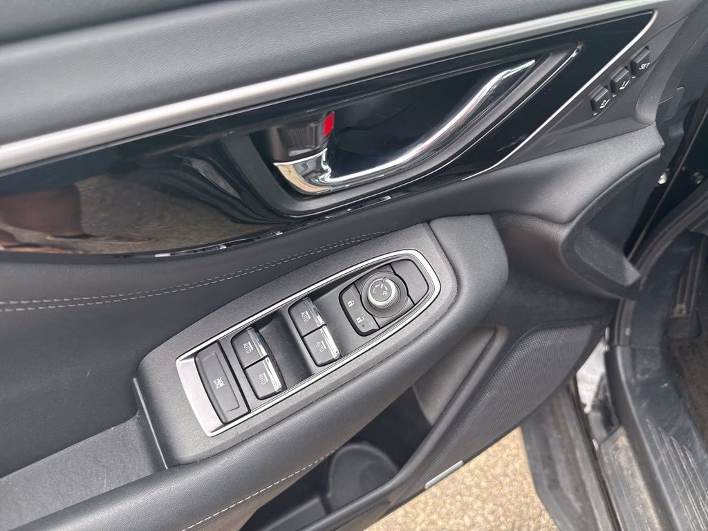 2022 Crystal Black Silica Subaru Outback Limited XT AWD SUV