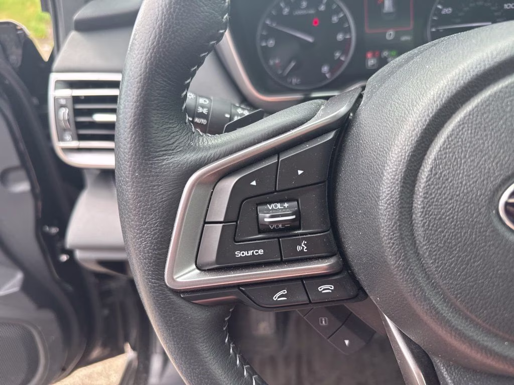 2022 Crystal Black Silica Subaru Outback Limited XT AWD SUV