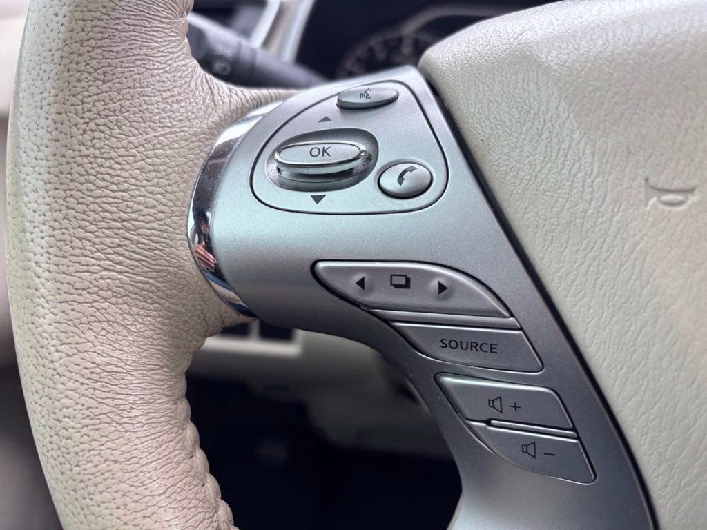 2015 Pearl White Nissan Murano Platinum AWD SUV