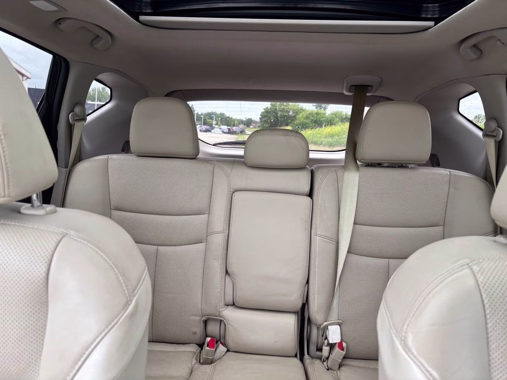 2015 Pearl White Nissan Murano Platinum AWD SUV