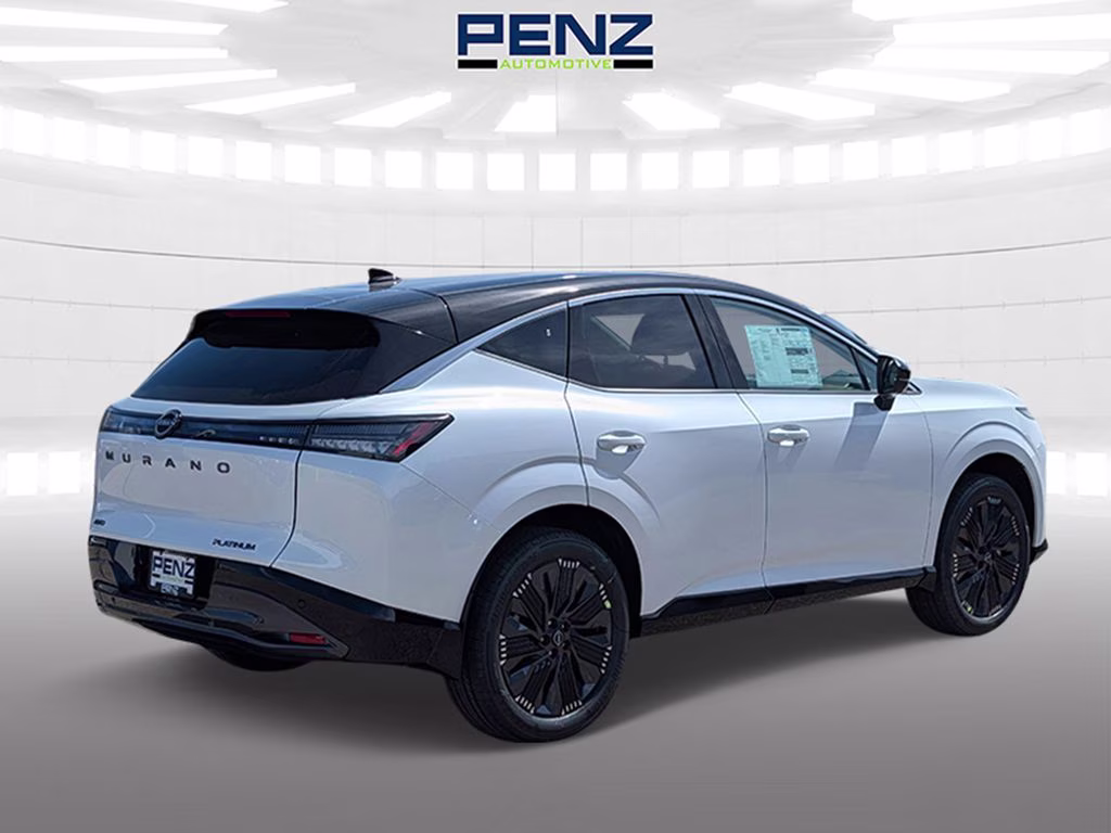 2026 Everest White Pearl/Black Nissan Murano Platinum AWD SUV