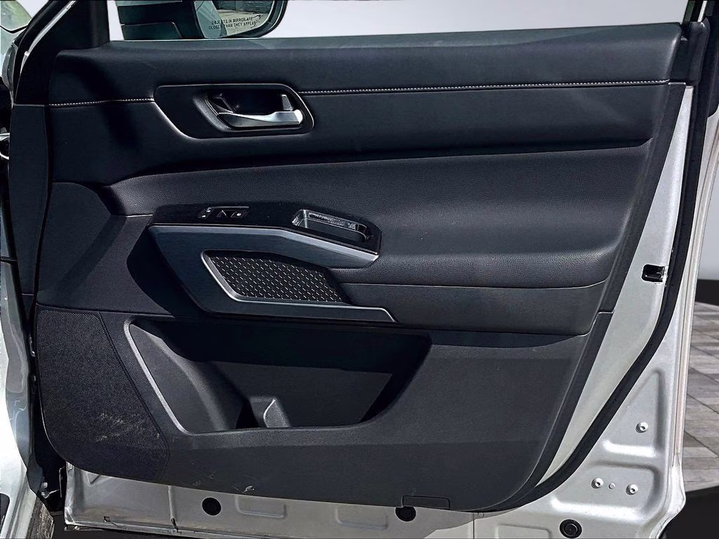 2024 Brilliant Silver Metallic Nissan Pathfinder SL 4X4 SUV