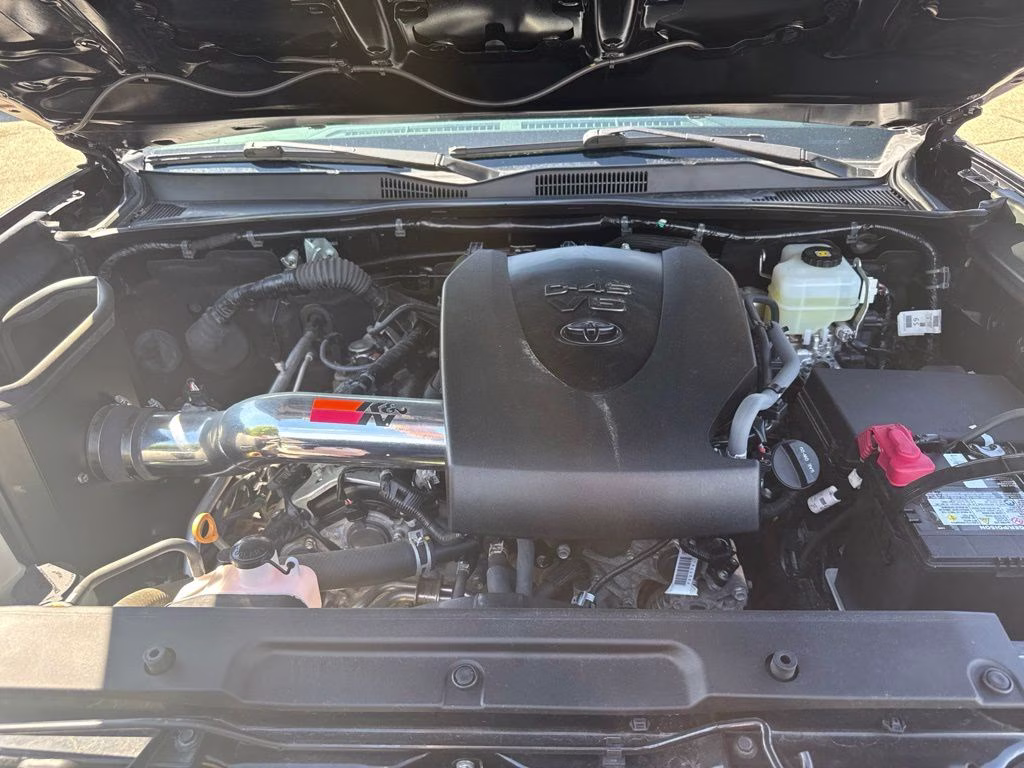 2020 Midnight Black Metallic Toyota Tacoma SR5 4X4 Truck
