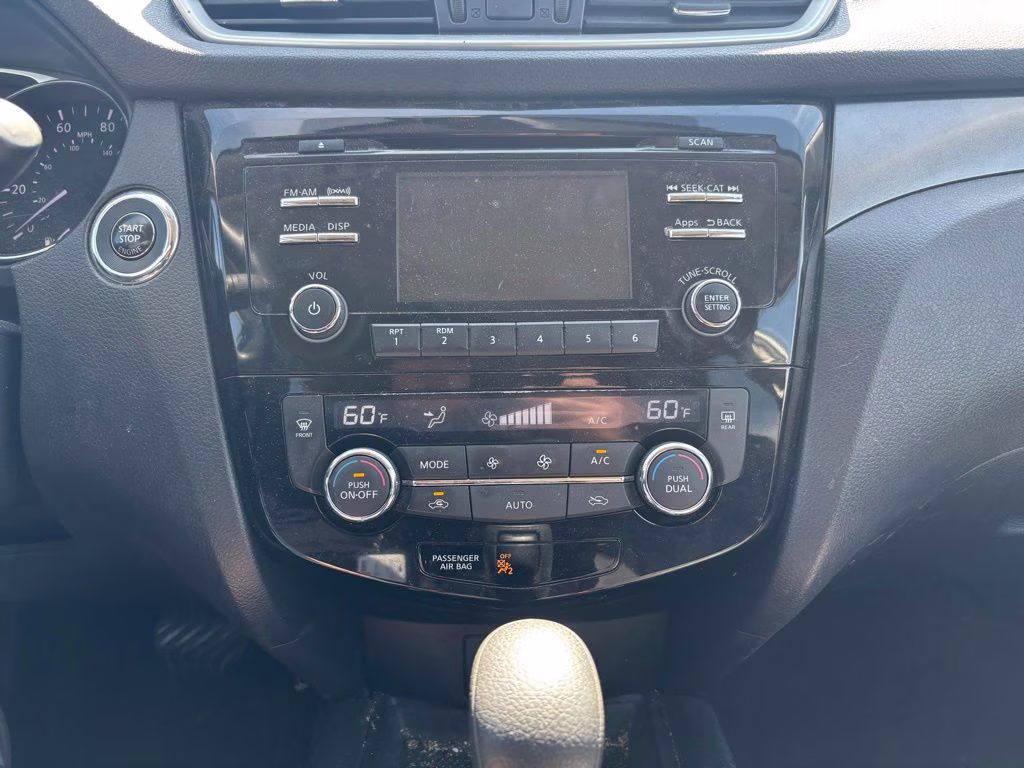 2016 Pearl White Nissan Rogue SV AWD SUV