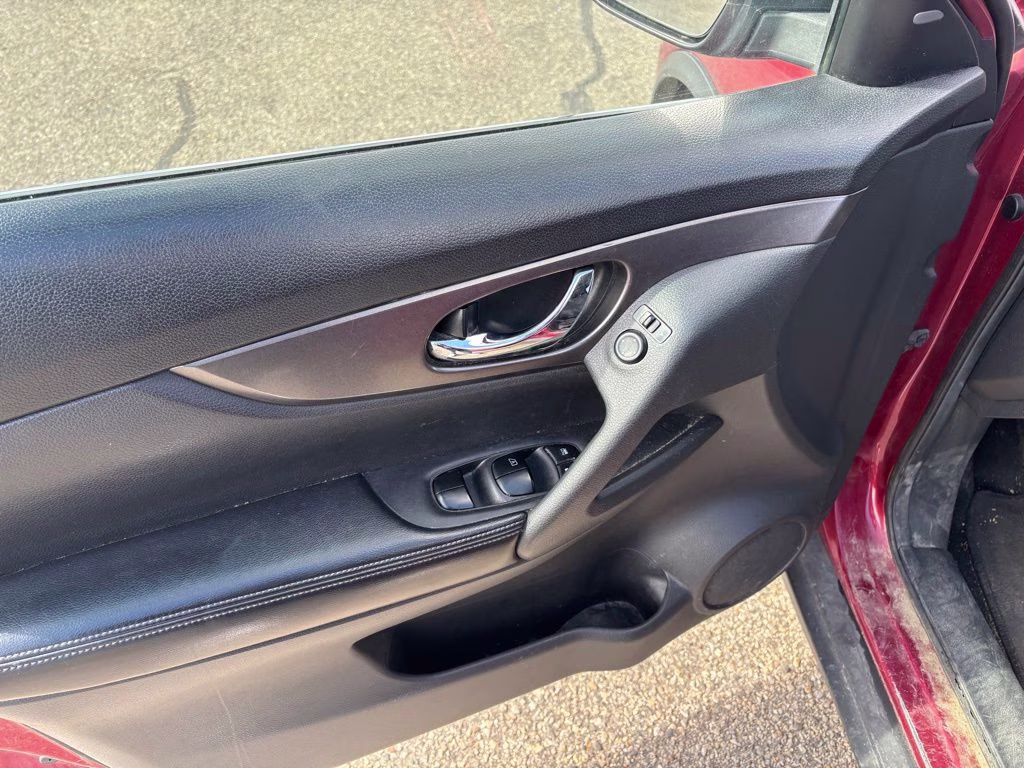 2015 Cayenne Red Nissan Rogue SV AWD SUV
