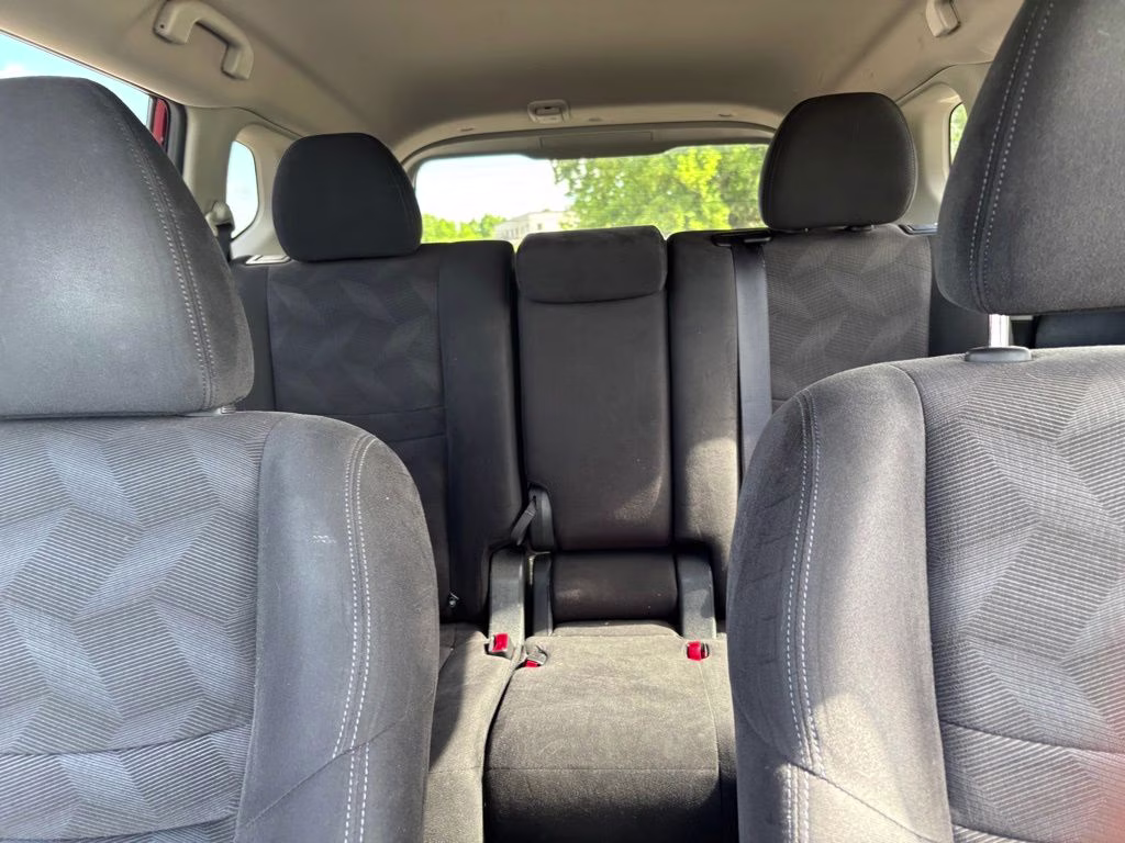 2015 Cayenne Red Nissan Rogue SV AWD SUV