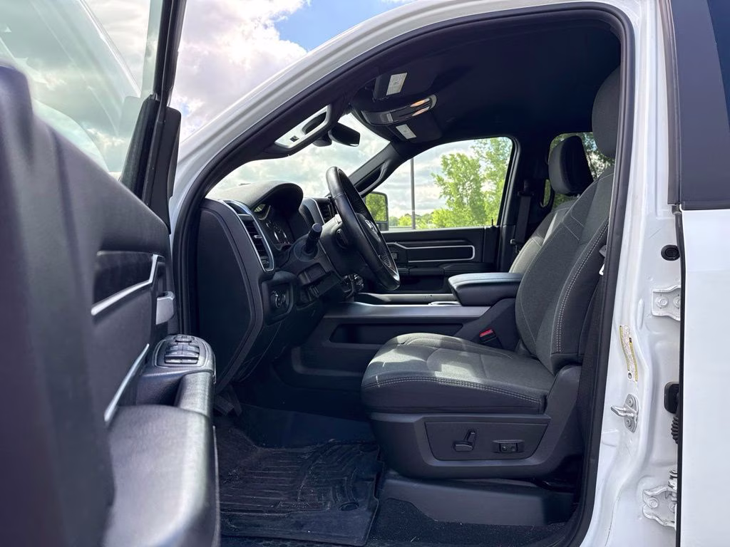 2024 Bright White Clearcoat Ram 3500 Big Horn 4X4 Truck