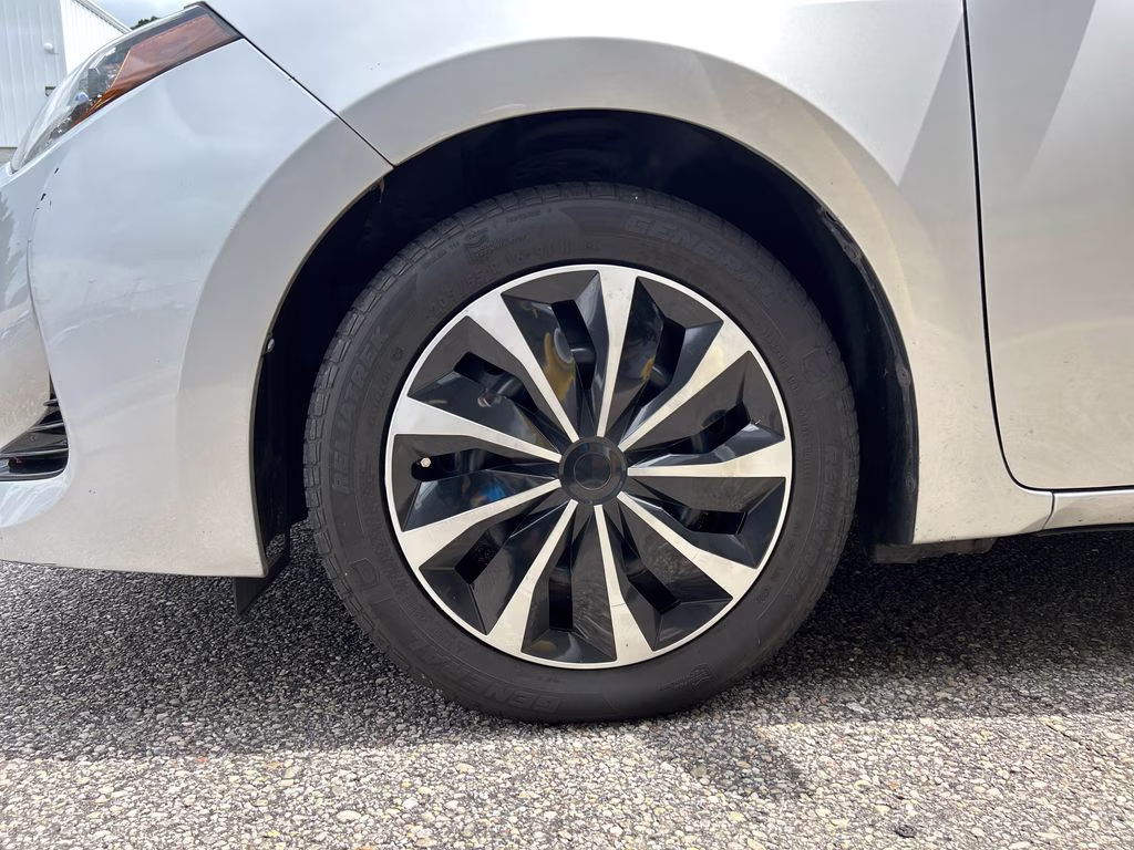 2017 Classic Silver Metallic Toyota Corolla LE FWD Sedan