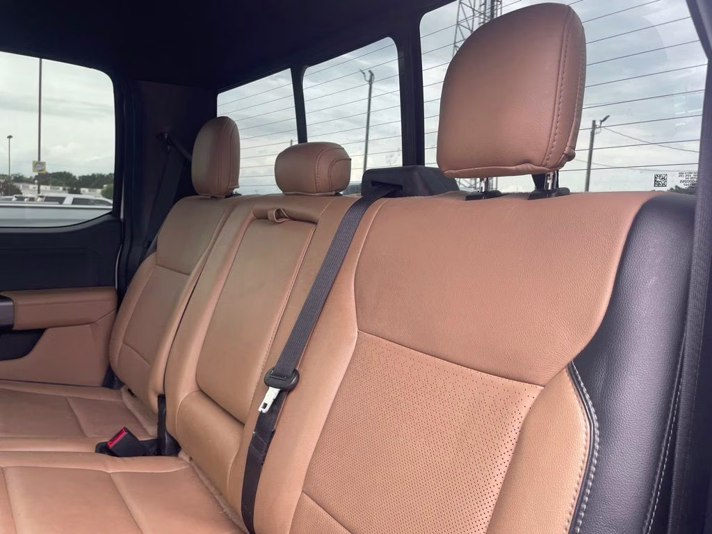 2021 Oxford White Ford F-150 Lariat 4X4 Truck