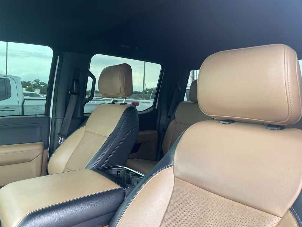 2021 Oxford White Ford F-150 Lariat 4X4 Truck
