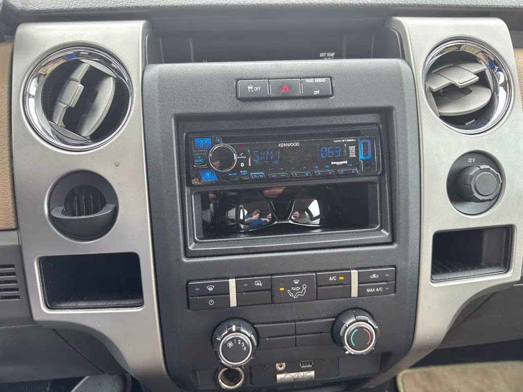 2011 Oxford White Ford F-150 XLT RWD Truck